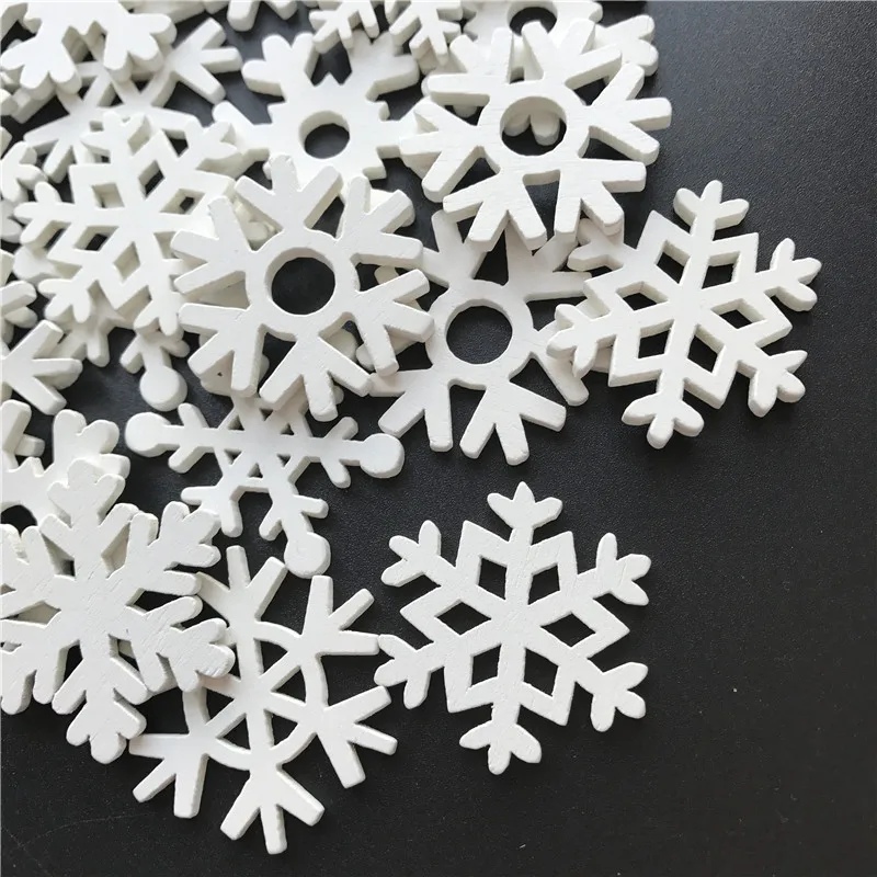 50pc 35mm Mix Shape Wooden White Snowflakes Christmas Ornaments Xmas Pendants New Year Christmas Decorations for Home