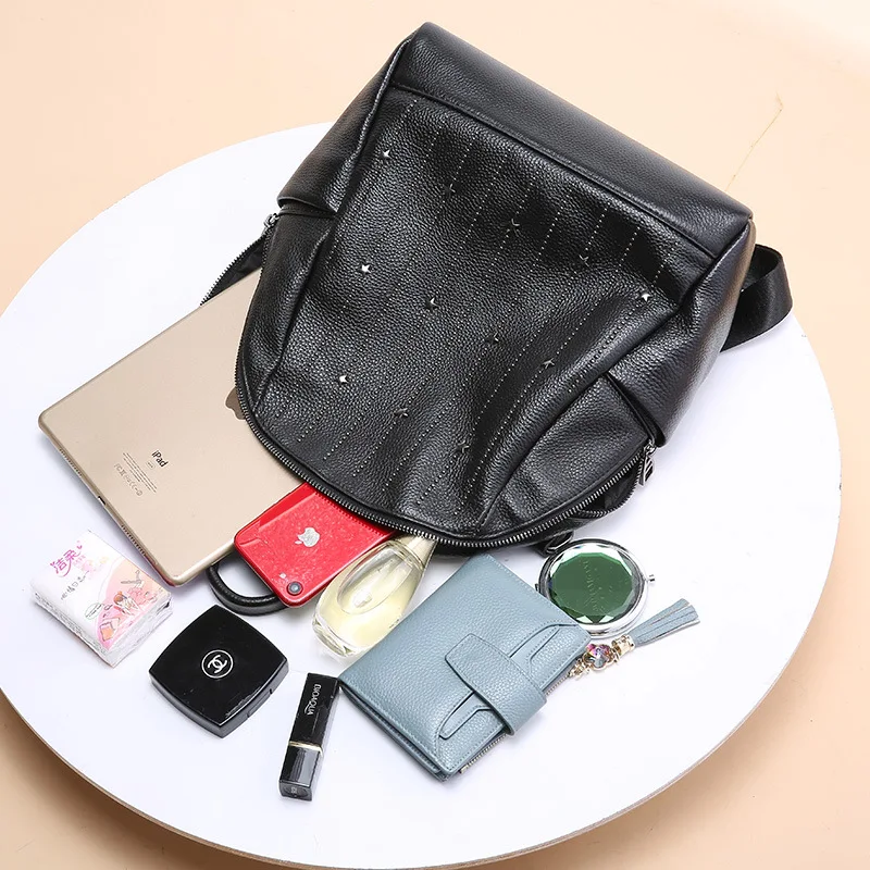 Zency натуральная кожа Повседневный рюкзак для женщин с заклепками стиль преппи школьная сумка высокого качества черная Дорожная пляжная сумка