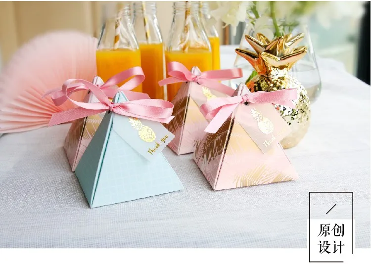 

Pink Pineapple Triangular Pyramid Wedding Favors Candy Boxes Bomboniera Party Gift Box Giveaways Boxes With Ribbons & Tag