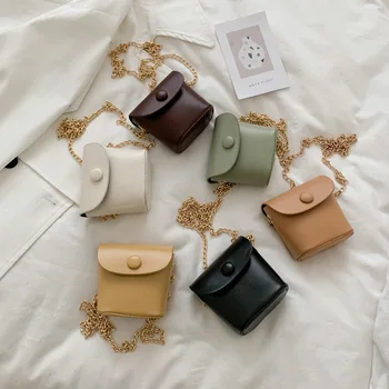 

Retro mini small bag female 2020 new western style Korean one-shoulder messenger bag fashion all-match chain bucket bag