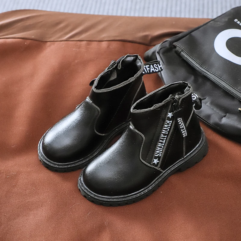 black boot Ботинки г. Новая осенне-зимняя детская обувь для девочек, детская обувь из искусственной кожи ботинки для малышей Детские резиновые ботинки обувь для мальчиков - Цвет: black boot