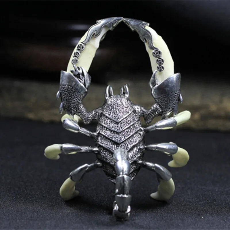 

Teeth of Wolves Tibetan Silver Scorpion Pendant Decorate Statues Statues for Decoration Collection Ornaments Figurines