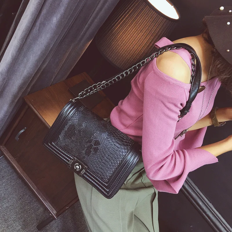 

Explosion Bag Female New Crocodile Pattern Chain Small Square Bag Korean Version Of The Wild Embossed Shoulder Messenger Bag