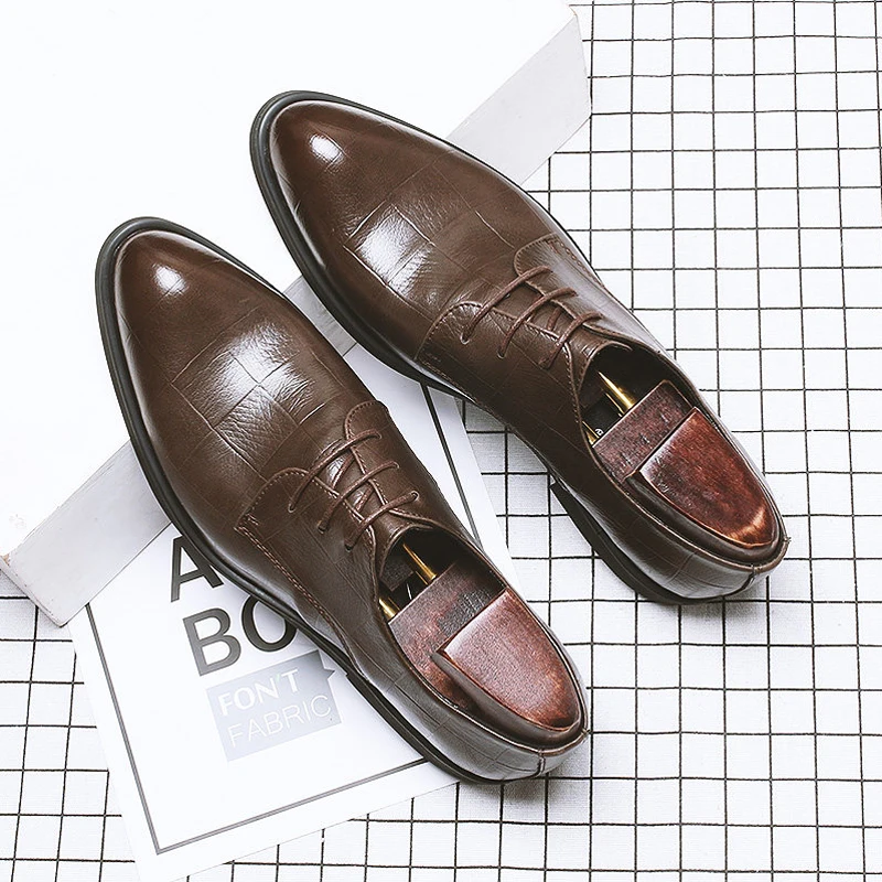 Brown ZSAUAN Drop Shipping 37-45 Spring Summer Men Oxford PU Leather Shoes Hollow Breathable Dress Shoes Pointy Elegant Gentleman Shoe - Цвет: Brown