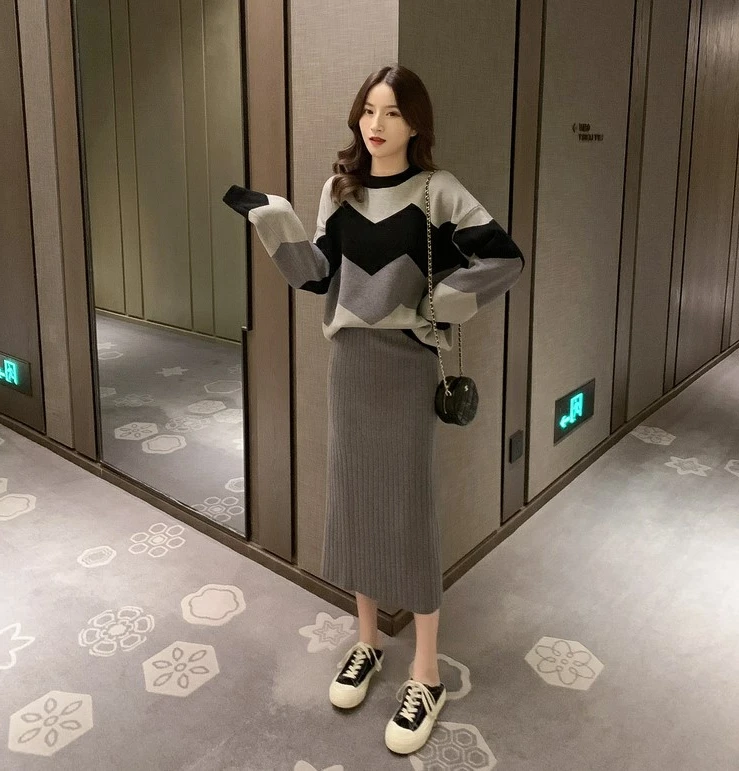 Casual Female Knitted Two-pieces Suits Waves Print Sweater+ Pencil Skirt Suits for Woman Winter New Warm Knit Sets Women