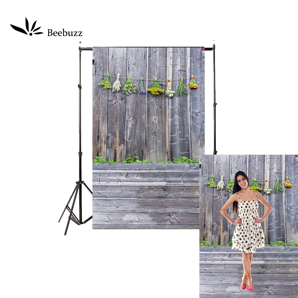 

Gray wooden board background Photography studio photophone Pictures model portrait photo Green plant decorative wall