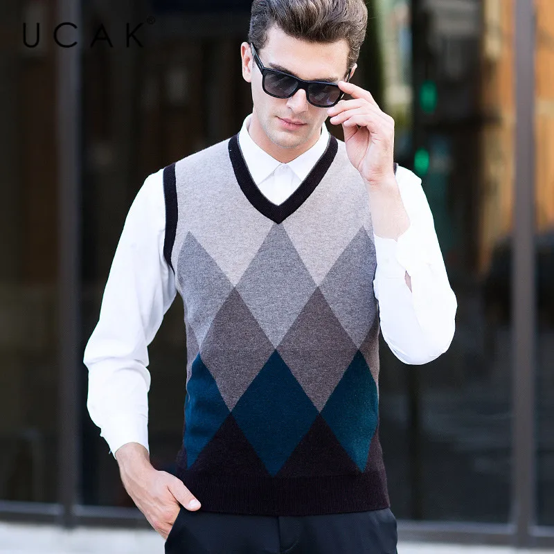 Low Price UCAK Brand Sweaters 2019 New Arrival Autumn Winter Warm V-Neck Casual Striped Pull Homme Pure Merion Wool Sweater Vests U3102