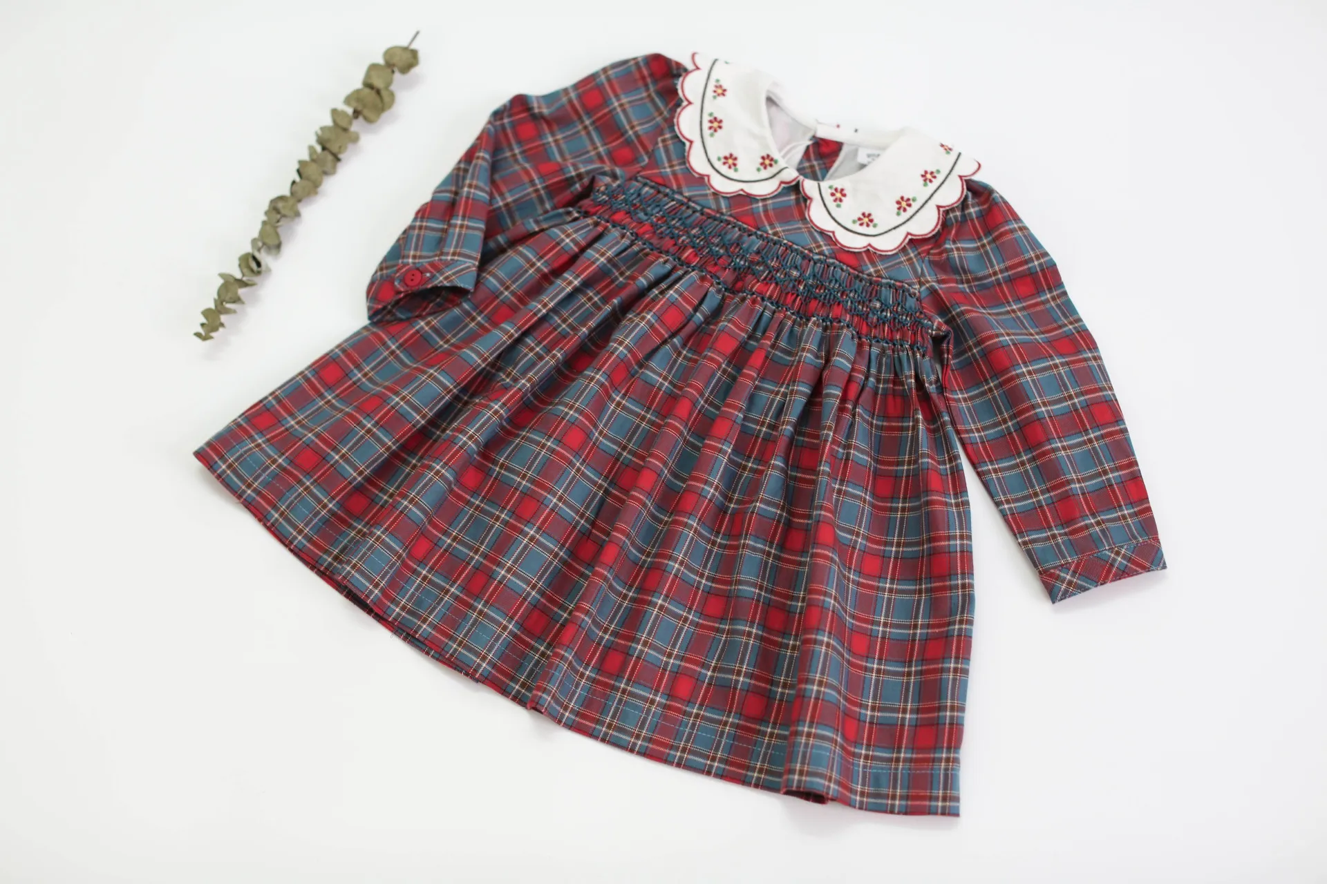 Girls Handmade Embroidered Retro Cotton Cloth Plaid Dress Top Grade Embroidered Fold-down Collar Children Shirt College Style Lo