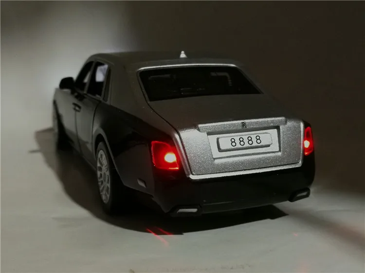 Высокая имитация 1:28 Rolls Royce роскошный модель автомобиля из сплава звуковой светильник Вытяните назад 6 дверей для мальчиков Игрушки