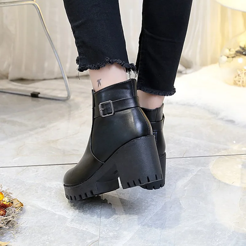 Bootee/ г. Женские мартинсы с круглым носком; Брендовая женская обувь; резиновые сапоги; женские ботинки на шнуровке, не сужающемся книзу массивном каблуке, на низком каблуке