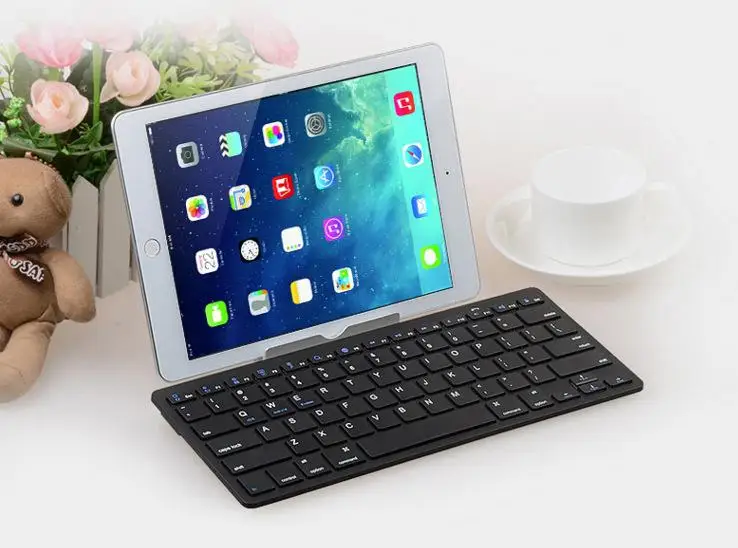 

DSstyles Professional Ultra-slim Wireless Keyboard Bluetooth 3.0 Keyboard for Apple iPad Series iOS System