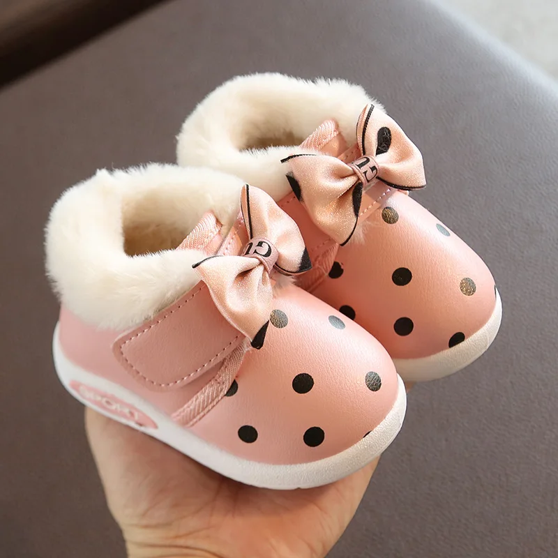 Зимняя хлопковая обувь для младенцев обувь для маленьких девочек для первых прогулок обувь для принцессы с бантом нескользящая Мягкая Спортивная обувь для новорожденных
