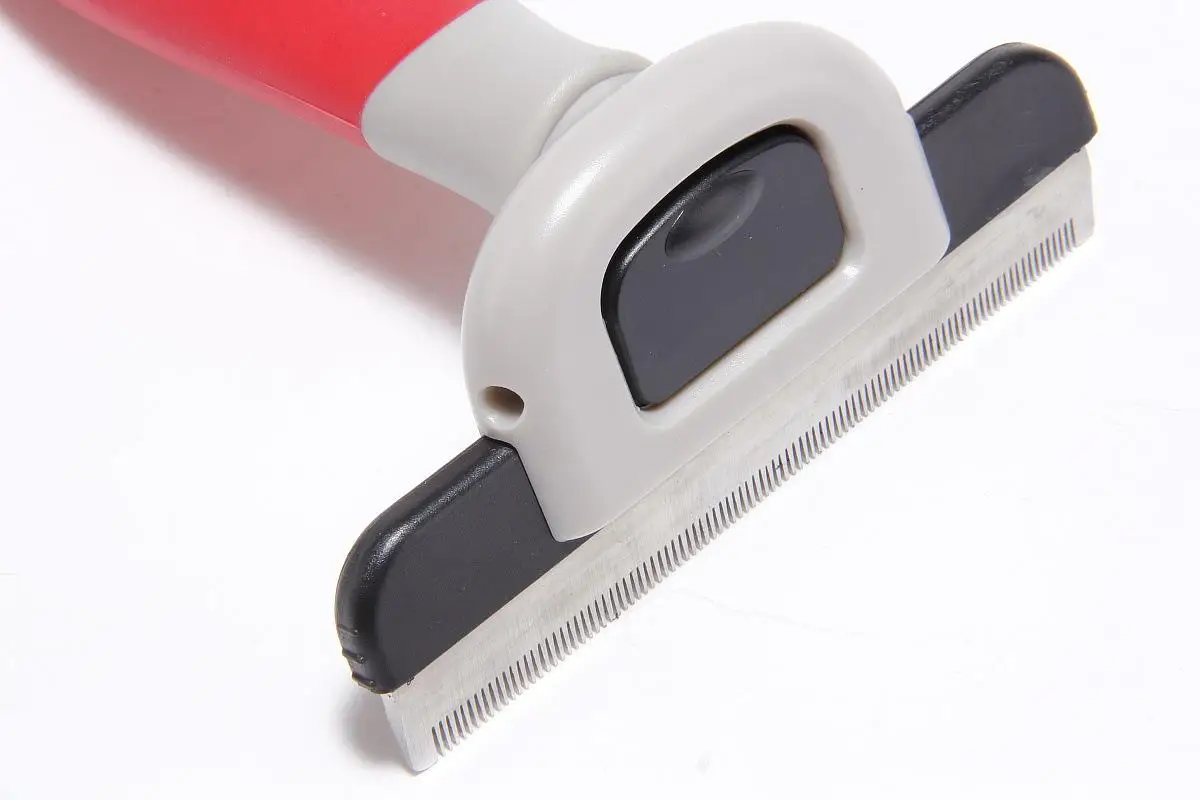 Pet hair removal comb (82). jpg