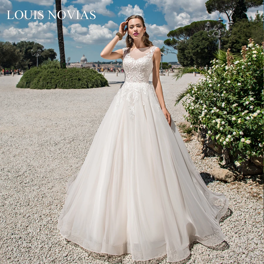 Пляжное свадебное платье Louis Novias шифоновое с невидимым вырезом и кружевом