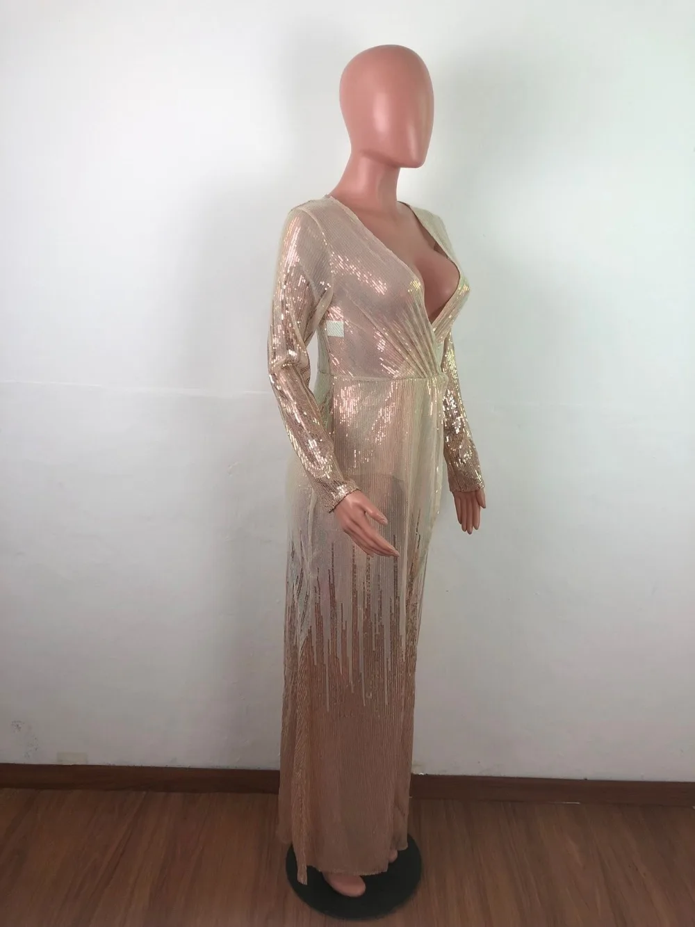 12102897284_2132539483