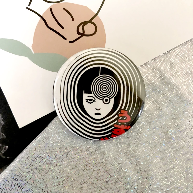 Ужасный Пикассо Стиль Pin Vortex Uzumaki Junji Ito Tomie ужас Goru Eyeball Манга Аниме Япония японская эмалированная булавка значок - Цвет: Коричневый
