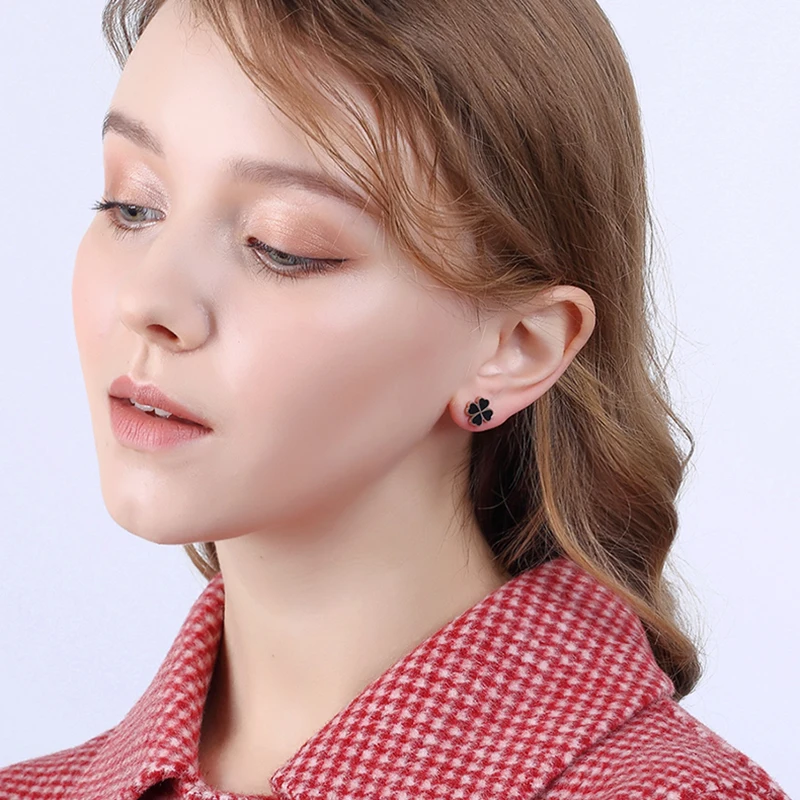 Black Earrings 