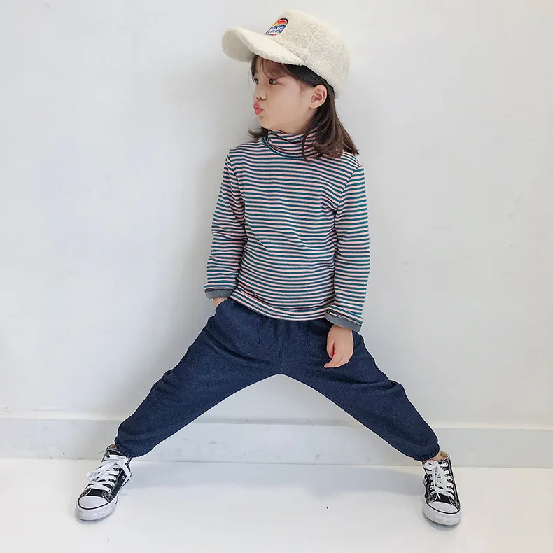 12212097778_1889419662