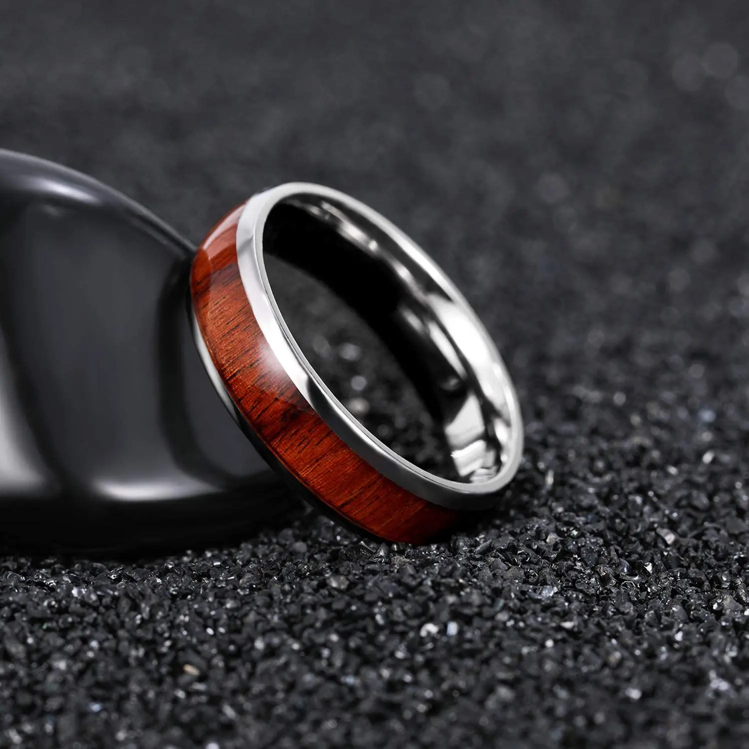 Vendite calde Kolmnsta 4mm 6mm 8mm Acciaio inossidabile Vero legno di Koa marrone intarsiato Setaccio lucidato Anello di nozze Uomo Donna_voghion.com