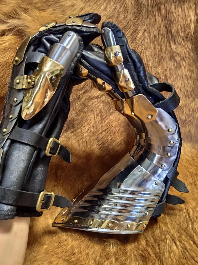 

Стальные перчатки в средневековом рыцарском стиле для косплея на Хэллоуин в европейском стиле 15-го века, готический доспех, латунная Готическая Роскошная защита для рук