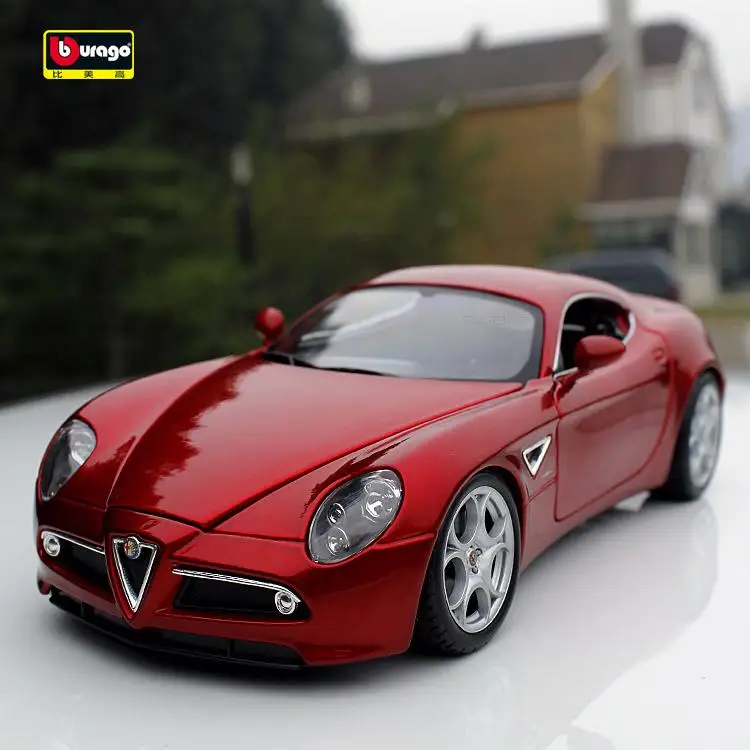 

Bburago 1:18 Alpha 8C Competizione car alloy car model simulation car decoration collection gift toy Die casting model boy toy