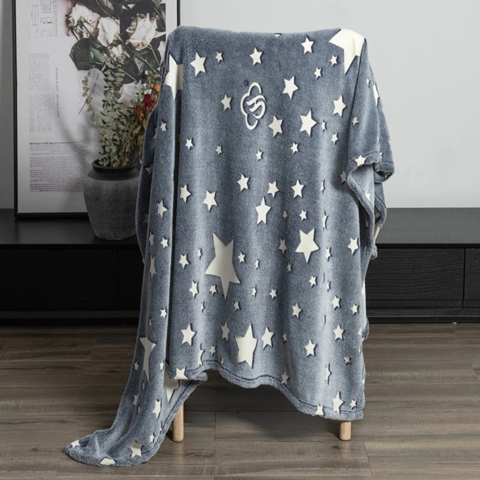 Christmas Gift Magic Blanket children luminous glow fluorescent corals top cloth flannel Blanke Glow Blanket New