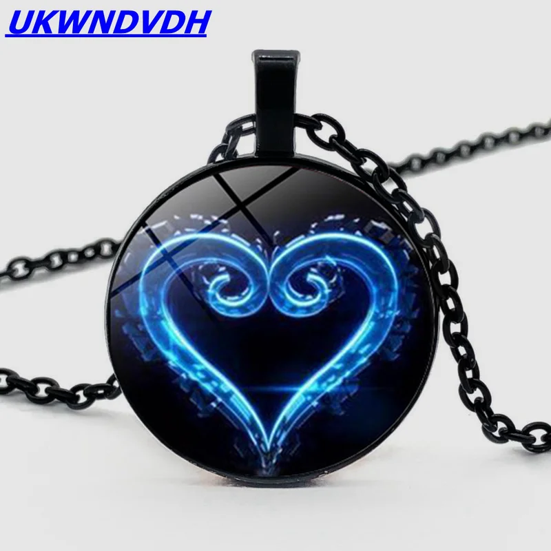 

King's Heart Glass Pendant Alloy Clavicle Chain Necklace Retro Pop Classic Men's and Women's Chain