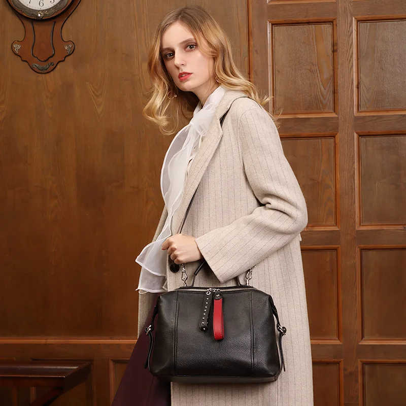 

2019 Leather Messenger Bag Women's Bag New Top Layer Cow Leather Soft Leather Hand Shoulder Bag