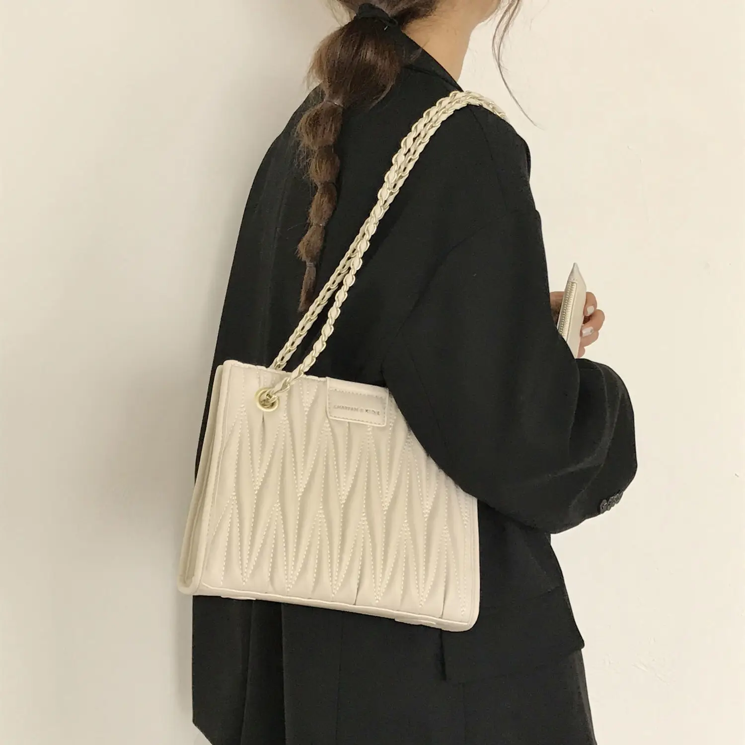 Women's handbags 2021 new high end fashion all match atmospheric one shoulder messenger bag