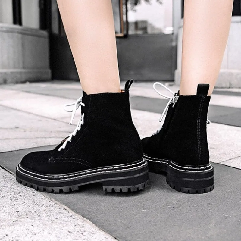 Уличный стиль; ботинки на платформе и толстом каблуке со шнуровкой; Женская Роскошная обувь из натуральной кожи; зимние черные мотоботы на молнии