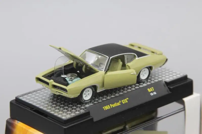 M2 1: 64 1969 Pontiac GTO модель автомобиля литая под давлением металлические игрушки подарок на день рождения для детей мальчиков