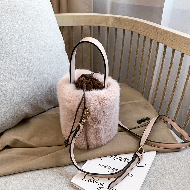 Luxury Ladies Bag Winter Crossbody Fashion Designer Bags Famous Brand Women Bags High Quality Plush Women's Bag Rounded Handles