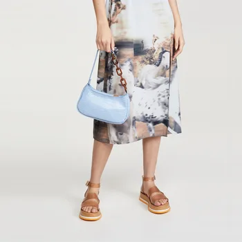 

Crocodile Pattern Baguette Handbag for Women 2020 Candy Color Chain Ladies Small Shoulder Bags Fashion Design Leather Armpit Bag