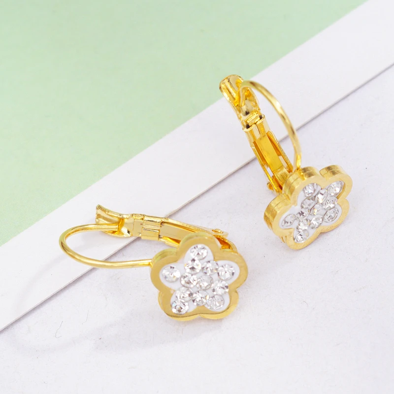 Женские серьги из нержавеющей стали обручи золотистого цвета в виде сердечек и