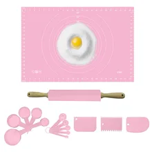 Ensemble de cuisson comprend un tapis de cuisson en Silicone avec mesures, un rouleau à pâtisserie en Silicone, des tasses à mesurer et des cuillères, des grattoirs à pâte