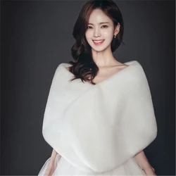 Bealegantom Luxury 2021 Stock High Quality White Winter Warm Wedding Wraps Bridal Cape Fur Jacket Bridal Party Wedding QA1659