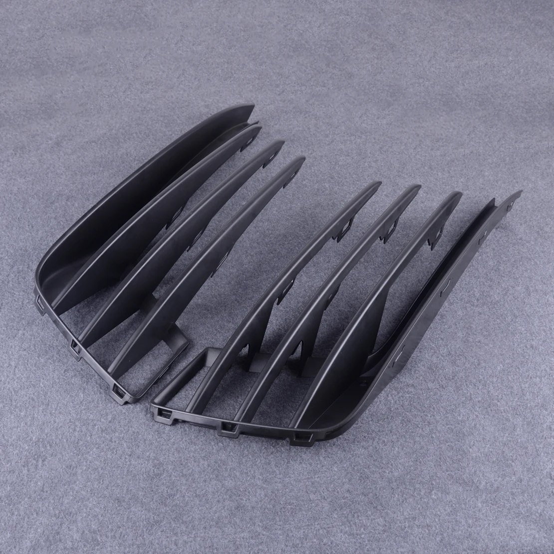 

DWCX 1Pair Front Left Right Side Bumper Grille Mesh Bottom Fog Lamps Light Trim Panel Bezel Frame 5G0853666E fit for VW Golf GTI