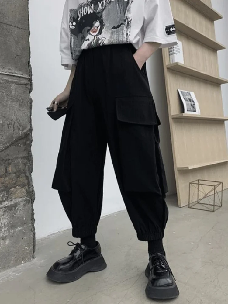 Рисунок 3 - Мужские брюки-карго на весну и осень