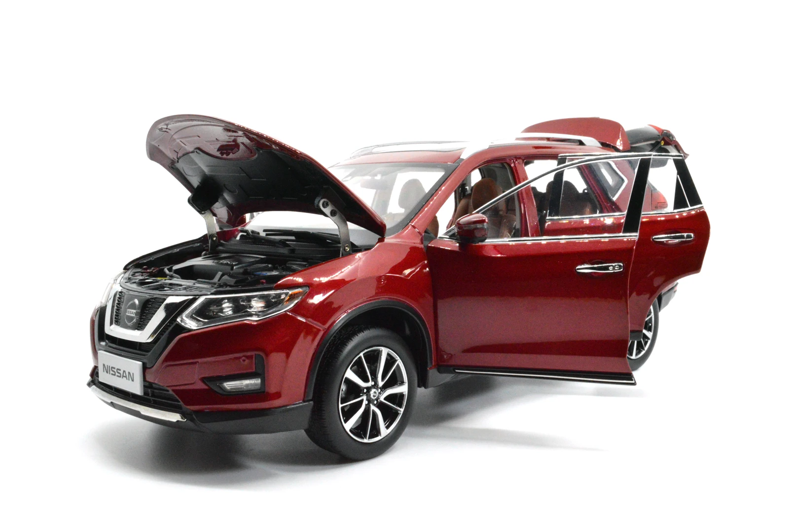 Модель Paudi 1/18 1:18 Nissan Rogue X-Trail литая модель автомобиля Игрушечная модель автомобиля открывающиеся двери мужской подарок