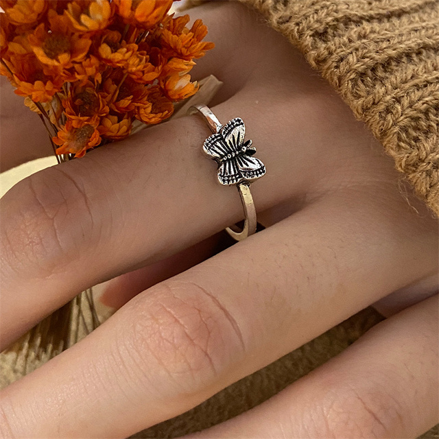 Gothic Heart Ring Set for Women Black Dice Vintage Hip-Hop Silver Plated Retro Rhinestone Charm Butterfly Finger Jewelry