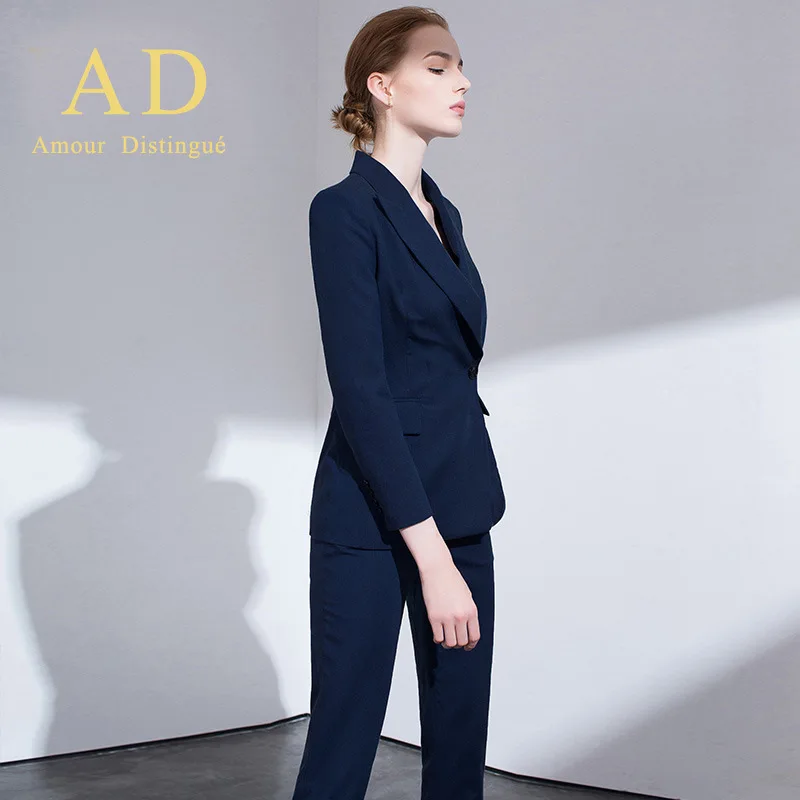 Рисунок 3 - Женский офисный костюм