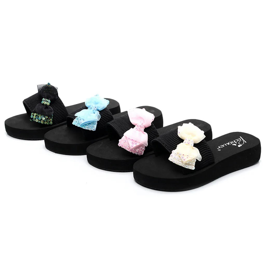 Детские тапочки; детские сандалии в богемном стиле с цветами и бабочками; летние пляжные шлепанцы; обувь принцессы для девочек; Детская домашняя обувь для ванной