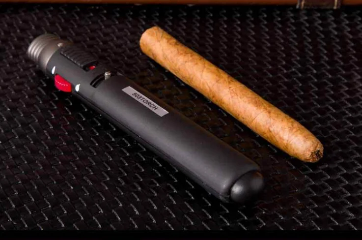 Personality_Welding_Soldering_Pen_Outdoor_Lighter_1300_C_Torch_Jet_Flame_Pencil_Butane_Gas_Refillabl (2)