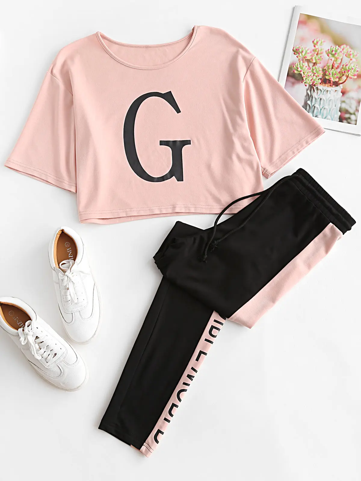 Graphic two piece set Clearance