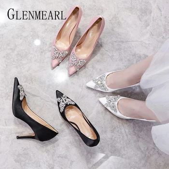 

Women High Heels Silk Pumps Woman Shoes Butterfly Metal Decoration Branded Summer Luxury Microfiber Party Wedding Shoes 2020 New