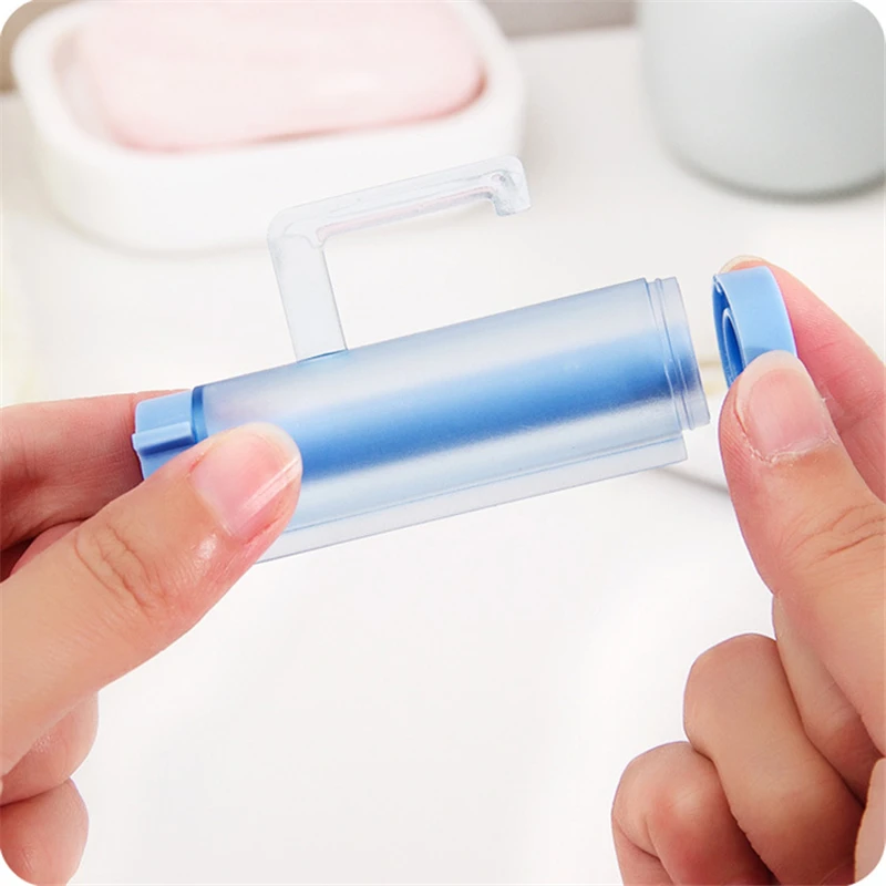 1 PC Random Color Squeezer Toothpaste Dispenser Manual Extruder Lazy Pressed Cleanser Cosmetic Toilet Bathroom Tools Accessory