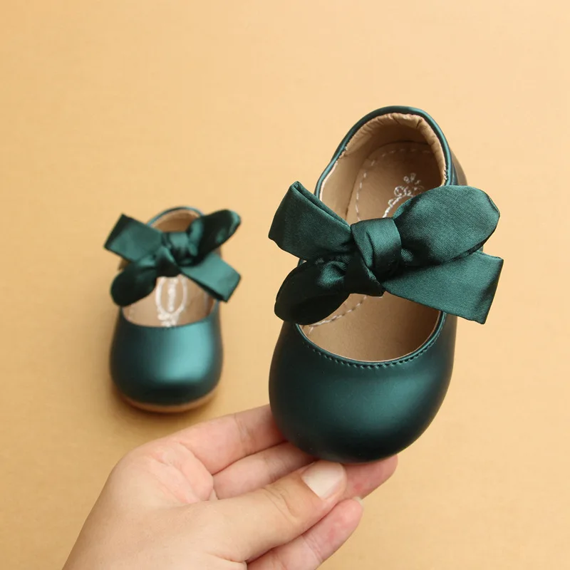 Детская противоскользящая мягкая обувь для девочек из искусственной кожи однотонного цвета с бантом и круглым носком для Новорожденные Девочки Малыши принцесса