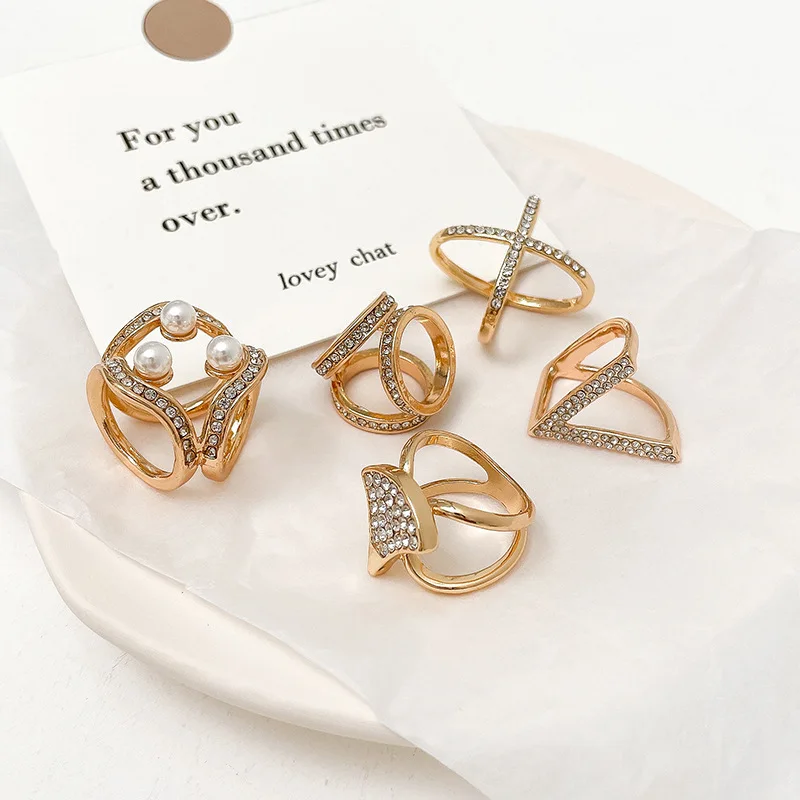 

Fashion Brooches Pearl Shape Scarf Buckle Crystal Brooches For Women Silk Scarves Buckle Pins Jewelry Shawls Clothing Accesories