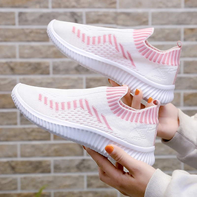 

2020 Women Sneakers Socks Running Shoes Breathable Outdoor Sports Shoes Female Comfortable Slip-on Jogging Walking Fitness Shoes