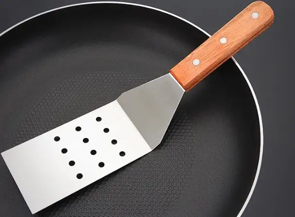Perforated Spatula Нержавеющая сталь Металлический гриль для барбекю блинов Teppanyaki кухонные аксессуары бекон Тернер для котлет металлическая кулинарная лопатка посуда - Цвет: Perforated Spatula